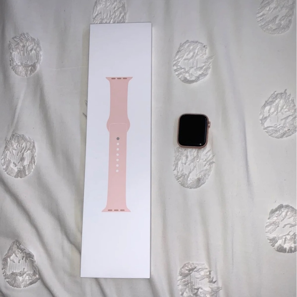 Series 4 40mm Apple Watch Gold